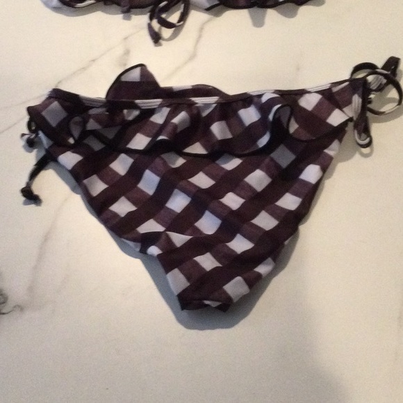 ASOS black and white checkered ruffle bikini size 2. - Picture 3 of 6